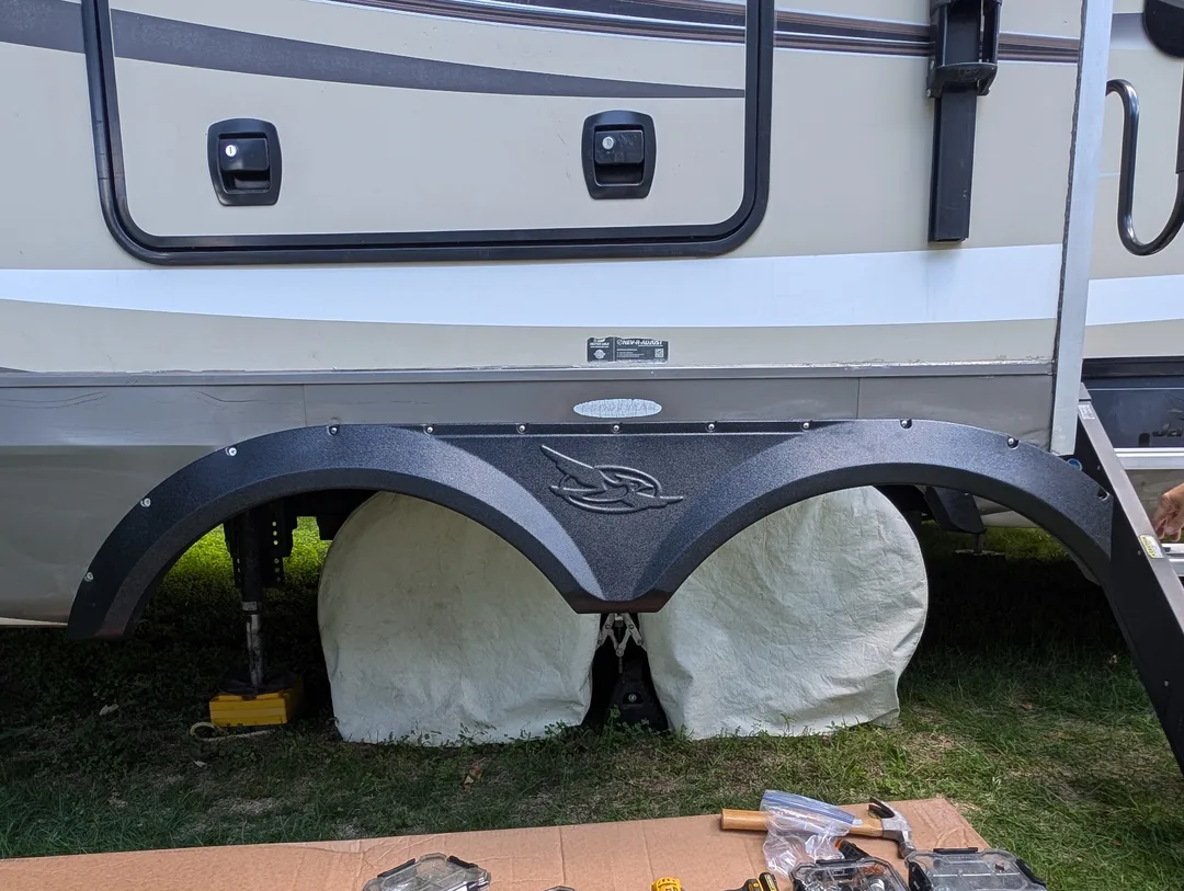 Brand-new trailer fender skirt