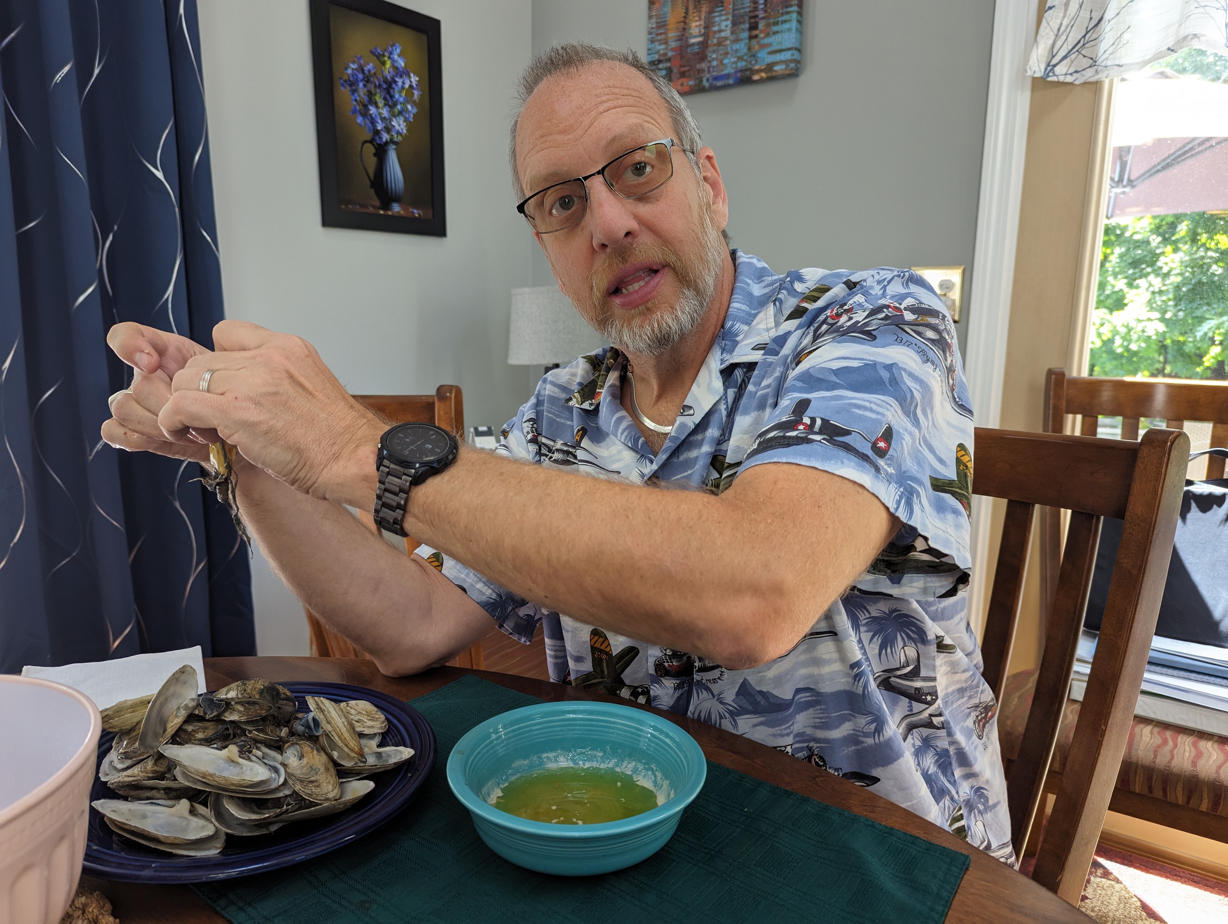 A man eating Ipswich clams